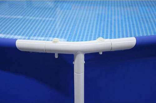 Kruhový bazén s kovovou konštrukciou