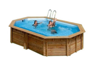 Oválny nadzemný bazén s drevenou konštrukciou